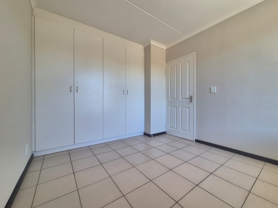 To Let 2 Bedroom Property for Rent in Buh Rein Estate Western Cape